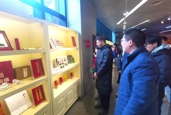 我馆获奖红色文创产品在四川展出
