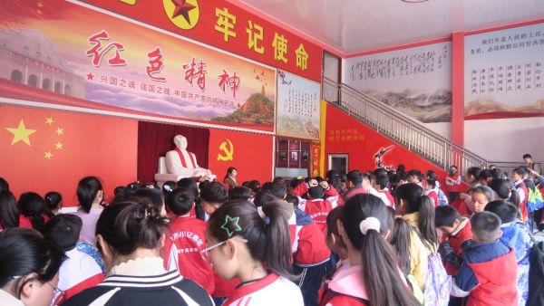 青少年红色研学活动正当时