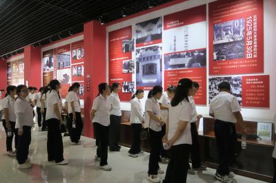 强化党建引领，笃定奋进前行——岱岳区开元中学党支部主题党日活动
