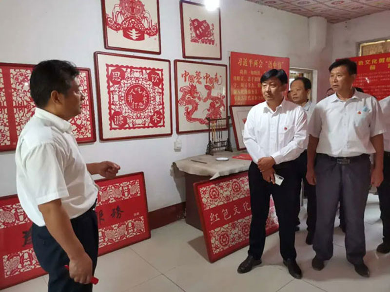 参观红色文化博物馆，感受红色文化魅力